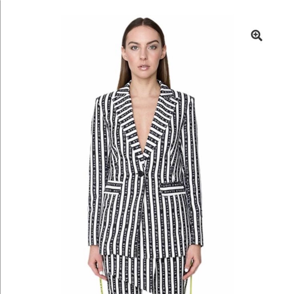 Whyte Studio Blazer